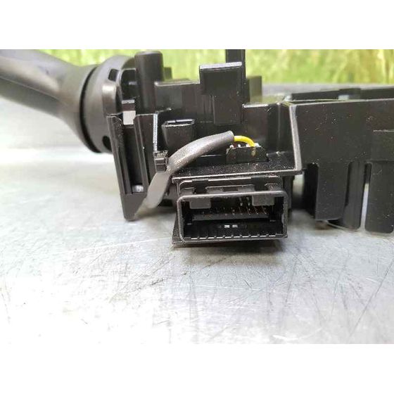 Mando Luces Para Toyota Avensis