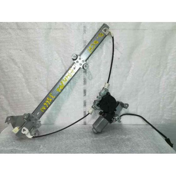 Elevalunas Delantero Derecho Para Nissan Primera Berlina