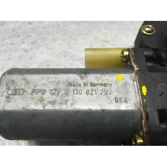 Elevalunas Delantero Derecho para Ford Mondeo Berlina (Gd)