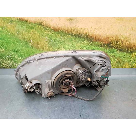 Faro Derecho Para Tata Indica