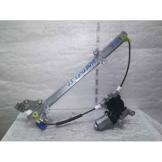 Elevalunas Delantero Derecho para Nissan Almera (N16/E)