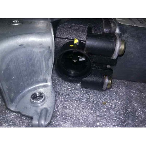 Elevalunas Delantero Derecho para Nissan Almera (N16/E)