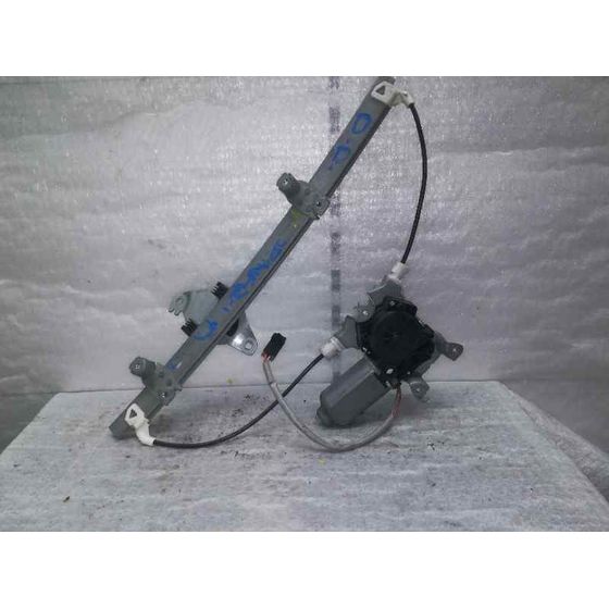 Elevalunas Delantero Derecho para Nissan Almera (N16/E)