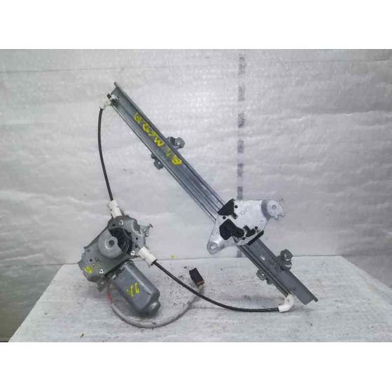 Elevalunas Delantero Derecho para Nissan Almera (N16/E)