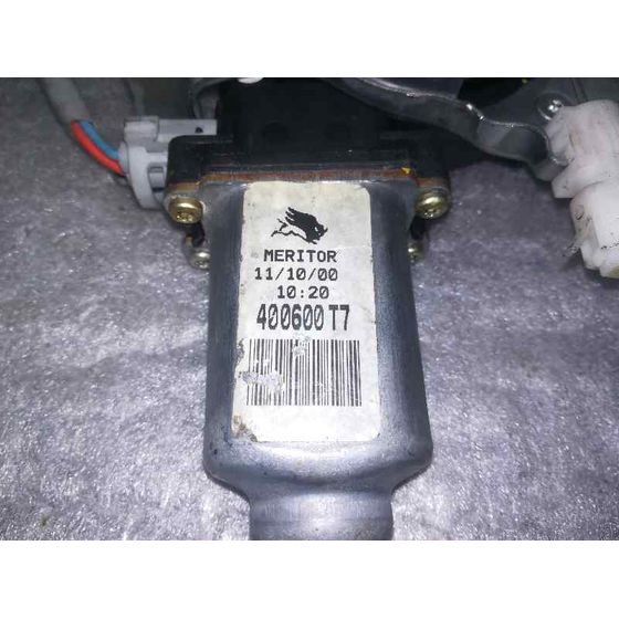 Elevalunas Delantero Derecho para Nissan Almera (N16/E)