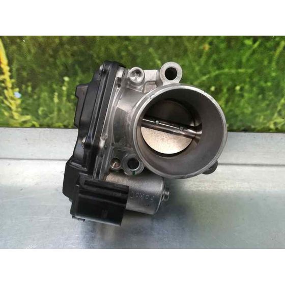 Caja Mariposa para Ford Focus Lim. (Cb8)