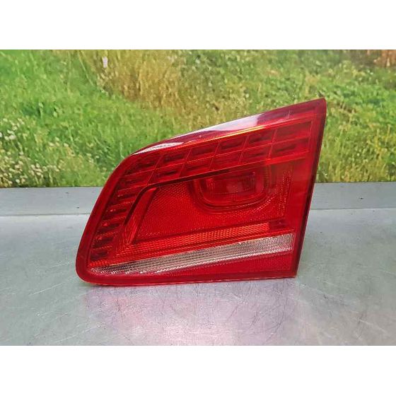Piloto Trasero Derecho Para Volkswagen Passat Lim.