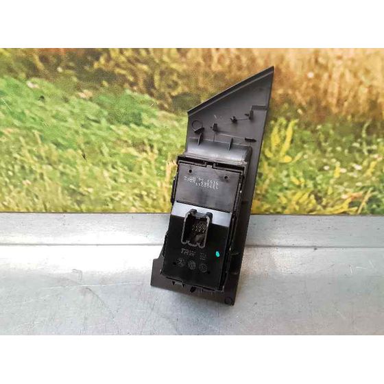 Mando Elevalunas Delantero Izquierdo Para Opel Astra J Lim.