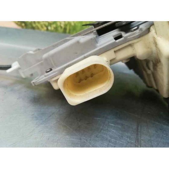 Cerradura Puerta Trasera Derecha Para Volkswagen Passat Berlina
