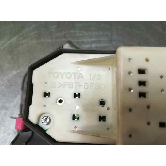 Mando Elevalunas Delantero Izquierdo para Toyota Yaris