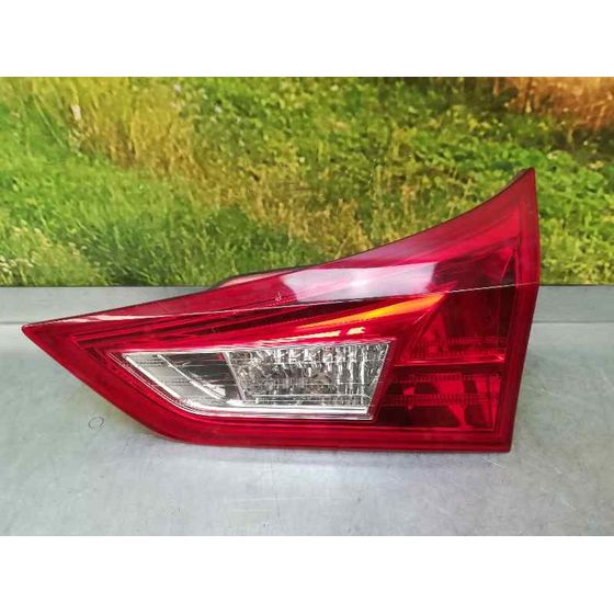 Piloto Trasero Derecho para Toyota Auris Touring Sports (E18)