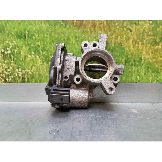 Caja Mariposa para Opel Corsa D