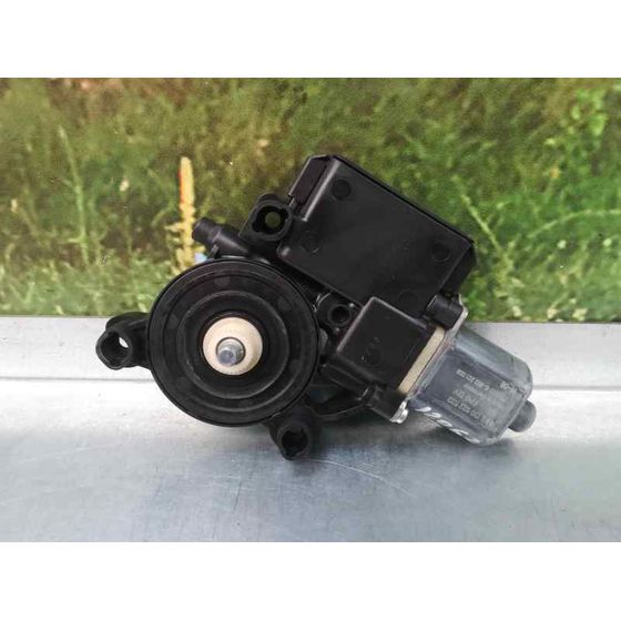 Motor Elevalunas Trasero Derecho para Volkswagen Polo (6C1)
