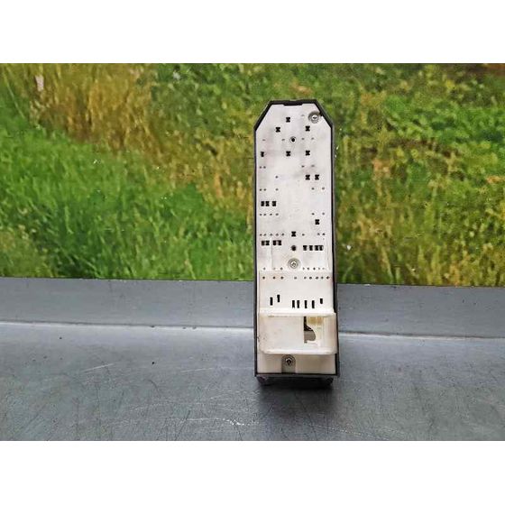 Mando Elevalunas Delantero Izquierdo Para Toyota Auris