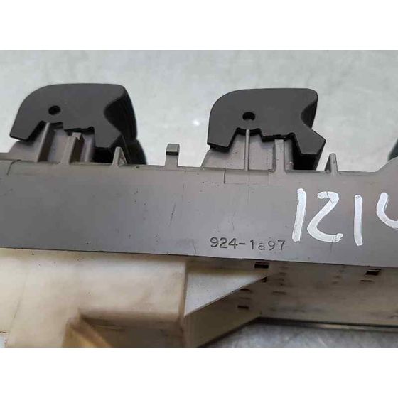 Mando Elevalunas Delantero Izquierdo Para Toyota Auris