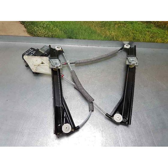 Elevalunas Delantero Izquierdo para Volkswagen Polo (6C1)
