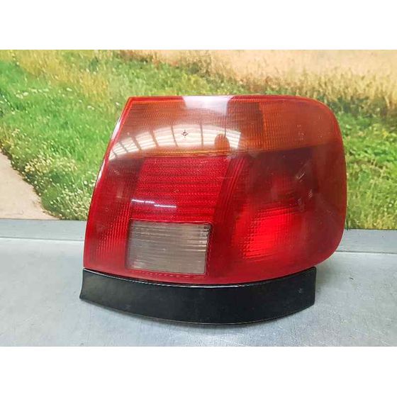 Piloto Trasero Derecho Para Audi A4 Berlina