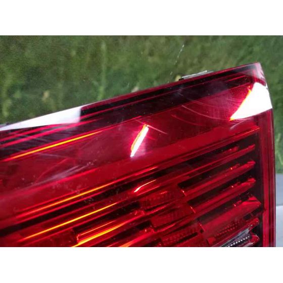 Piloto Trasero Derecho Para Volkswagen Passat Lim.