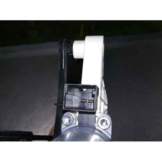 Elevalunas Delantero Derecho Para Volkswagen Passat Lim.