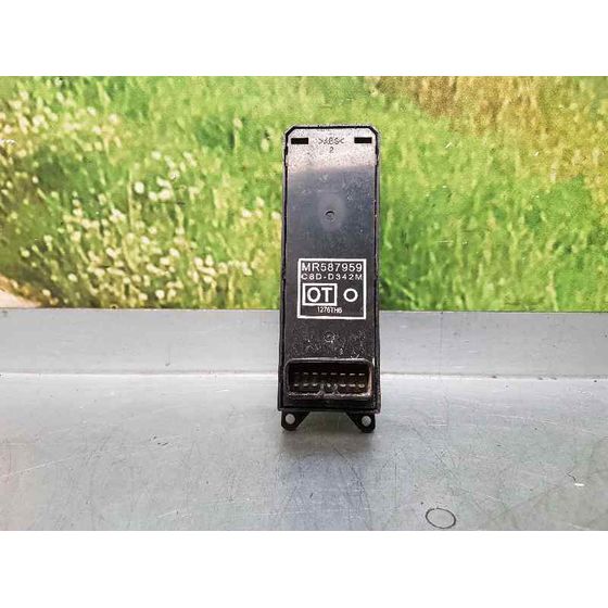 Mando Elevalunas Delantero Izquierdo para Mitsubishi Colt Berlina 3 (Cz)