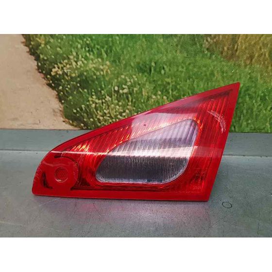 Piloto Trasero Derecho Para Mitsubishi Colt Berlina 3