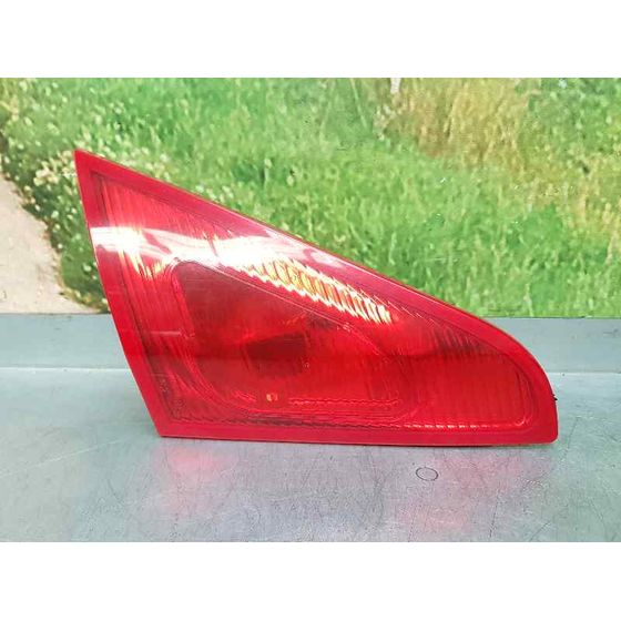 Piloto Trasero Izquierdo Para Mitsubishi Colt Berlina 3