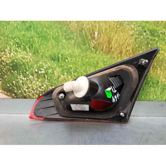 Piloto Trasero Izquierdo Para Mitsubishi Colt Berlina 3