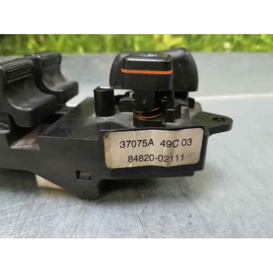 Mando Elevalunas Delantero Izquierdo para Toyota Corolla (E12)