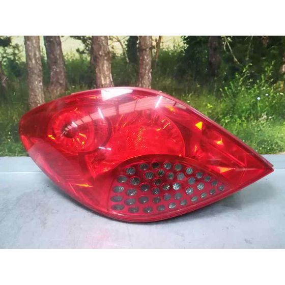 Piloto Trasero Izquierdo Para Peugeot 207