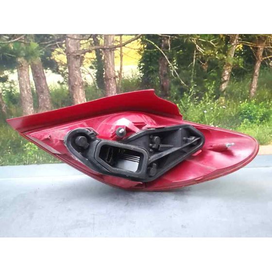 Piloto Trasero Izquierdo Para Peugeot 207