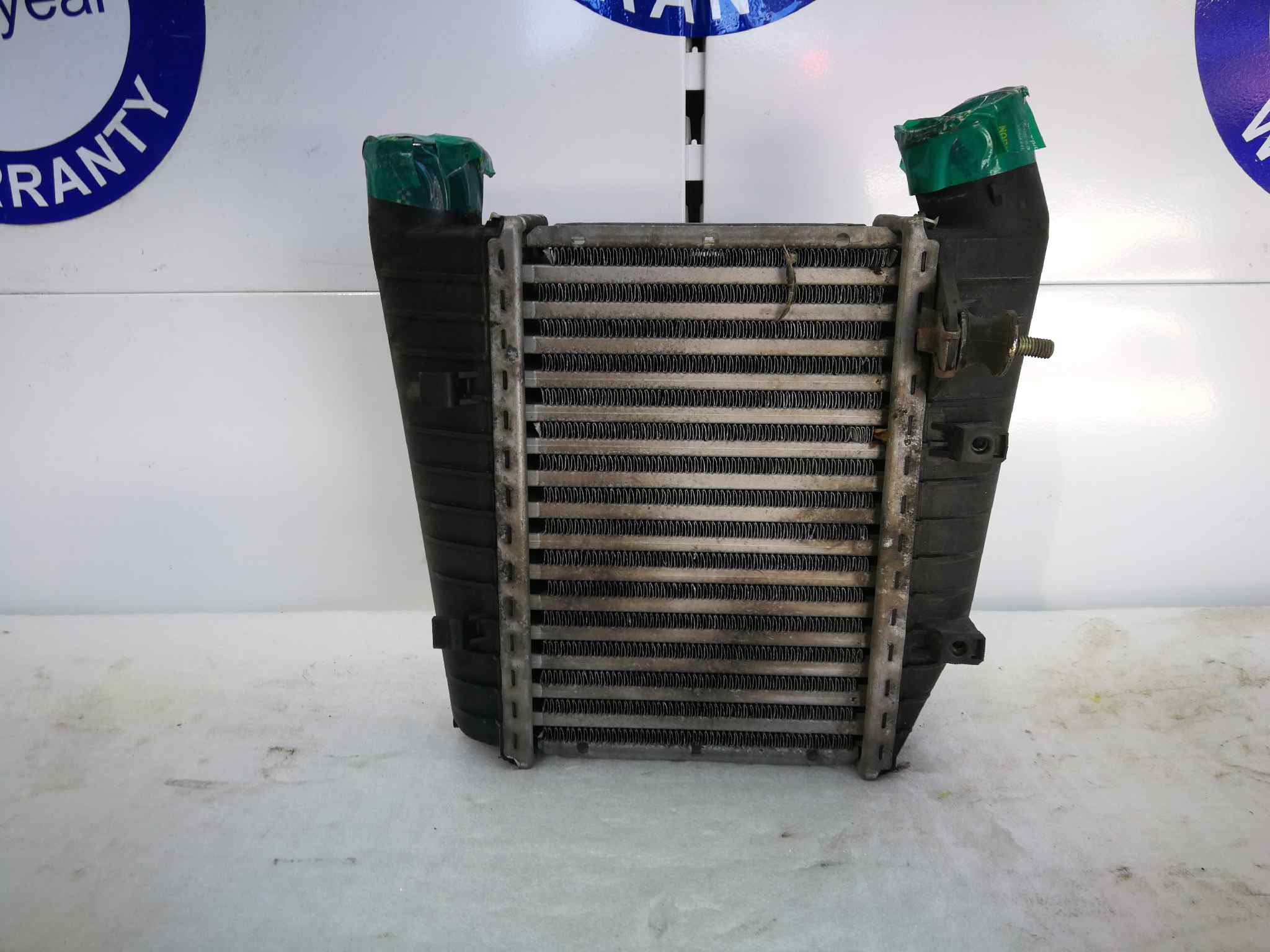 Intercooler Para Opel Omega B