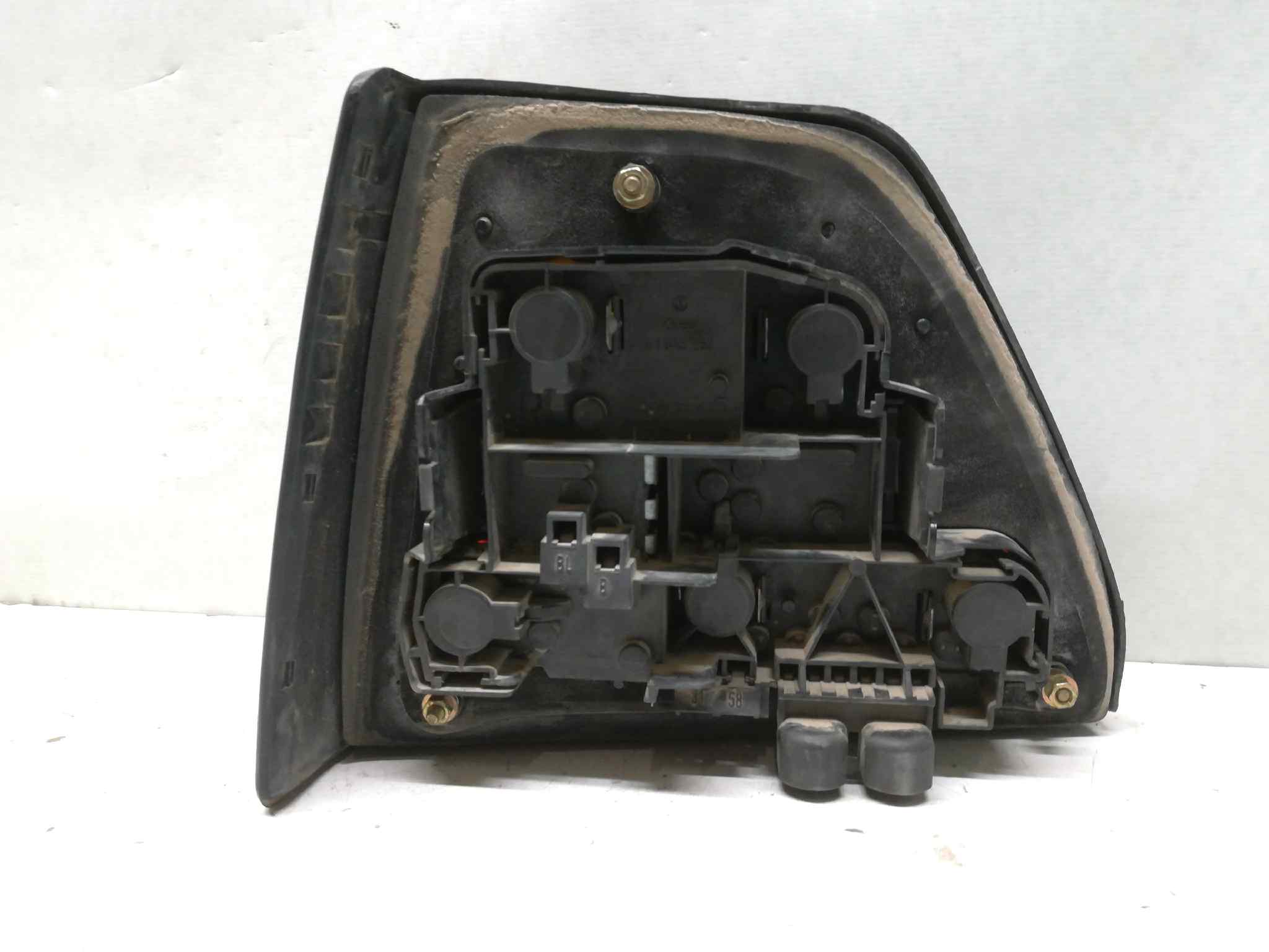 Piloto Trasero Derecho Para Volkswagen Golf Ii