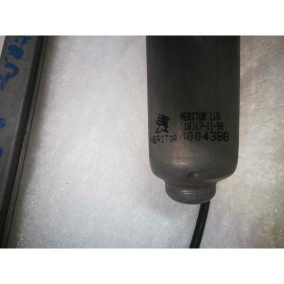 Elevalunas Delantero Derecho para Nissan Primera Berlina (P11)