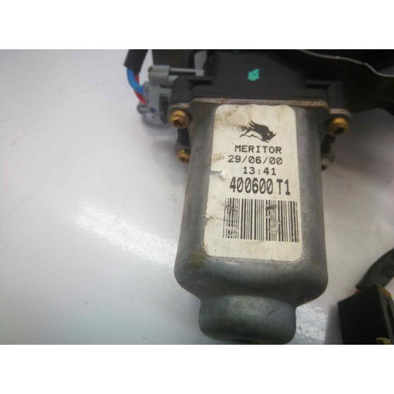Elevalunas Delantero Derecho Para Nissan Primera Berlina