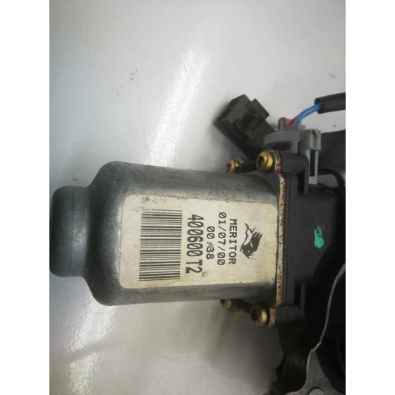 Elevalunas Delantero Derecho para Nissan Primera Berl./Familiar (P10/W10)