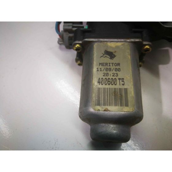 Elevalunas Delantero Derecho para Nissan Almera (N16/E)