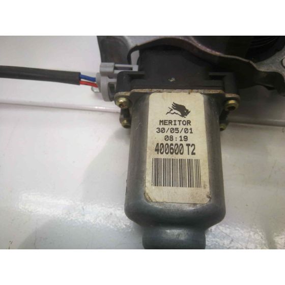 Elevalunas Delantero Derecho para Nissan Primera Berlina