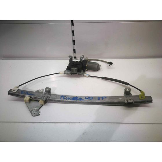 Elevalunas Delantero Derecho para Nissan Primera Berlina (P11)