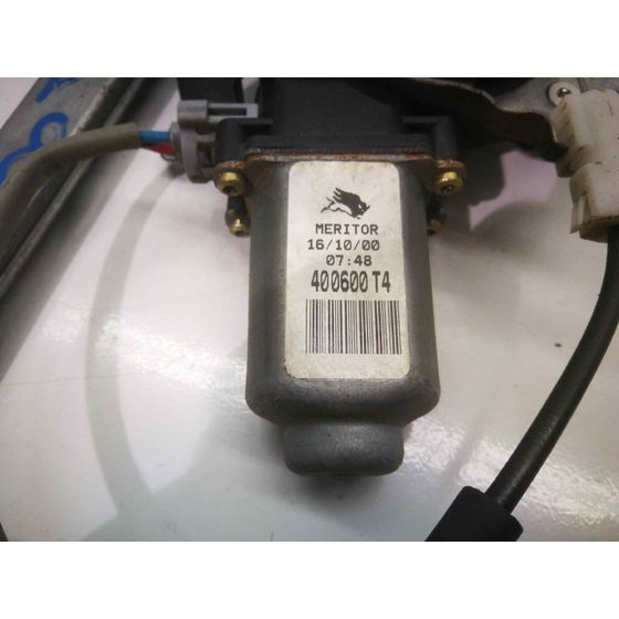Elevalunas Delantero Derecho para Nissan Primera Berlina (P11)