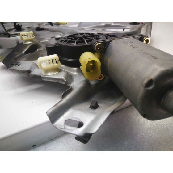 Elevalunas Trasero Izquierdo para Renault Laguna (B56)