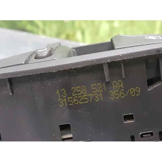 Mando Elevalunas Delantero Izquierdo Para Opel Corsa D