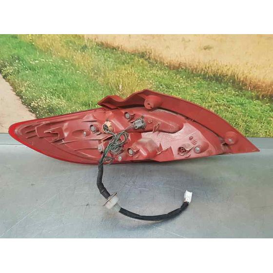 Piloto Trasero Derecho Para Mazda 2 Lim.