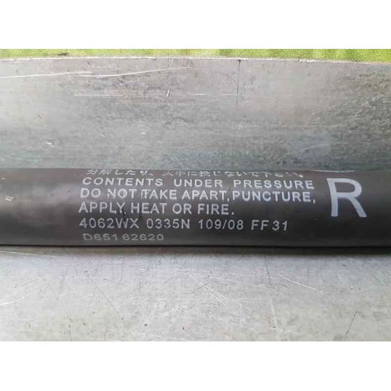 Amortiguadores Maletero / Porton Para Mazda 2 Lim.