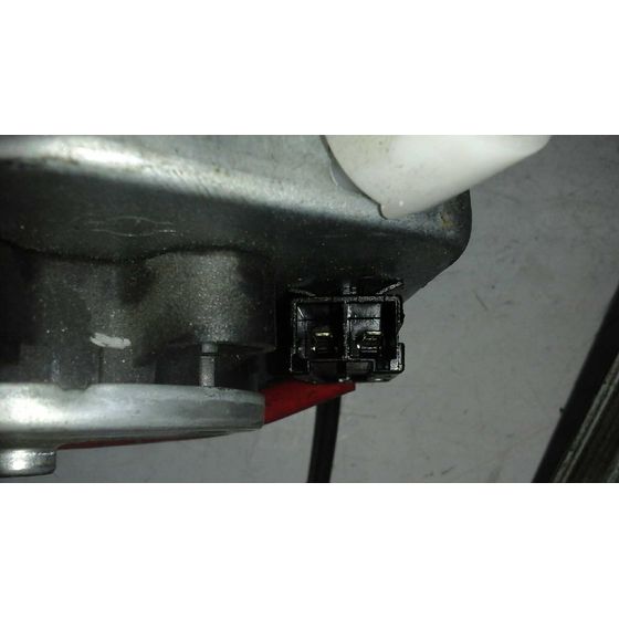 Elevalunas Delantero Derecho para Nissan Almera (N15)