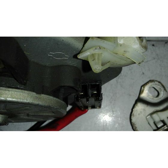 Elevalunas Delantero Derecho para Nissan Almera (N15)
