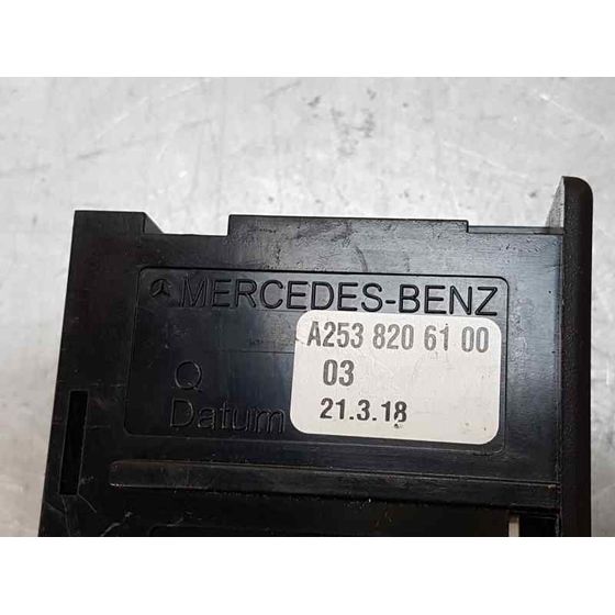 Conexion Usb/Aux para Mercedes-Benz Clase C Coupe (W205)