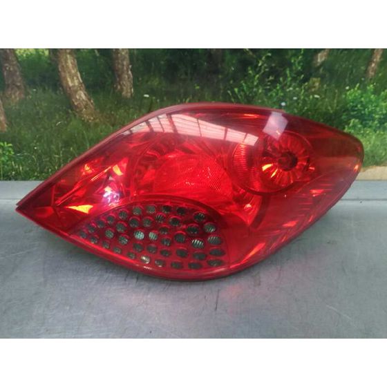 Piloto Trasero Derecho Para Peugeot 207