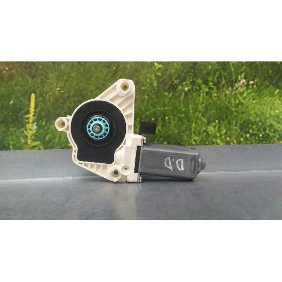 Motor Elevalunas Delantero Derecho para Volkswagen Passat Lim. (3G2)