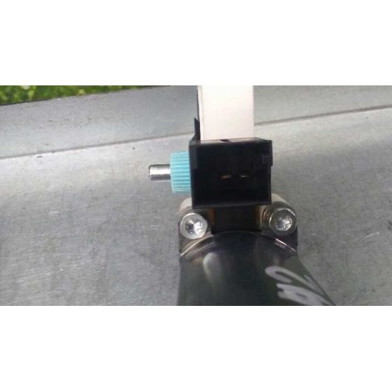 Motor Elevalunas Delantero Derecho para Volkswagen Passat Lim. (3G2)