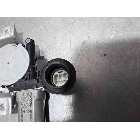 Elevalunas Delantero Derecho Para Toyota Yaris
